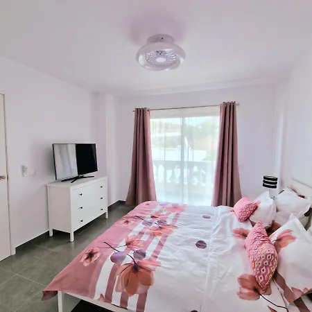 Rhea Calista 아파트 로스크리스티아노스